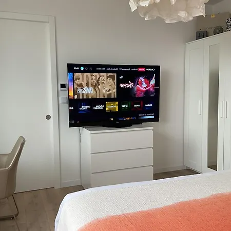 Smjestaj U Allesandru U Puli S Pogledom Na Апартаменты *