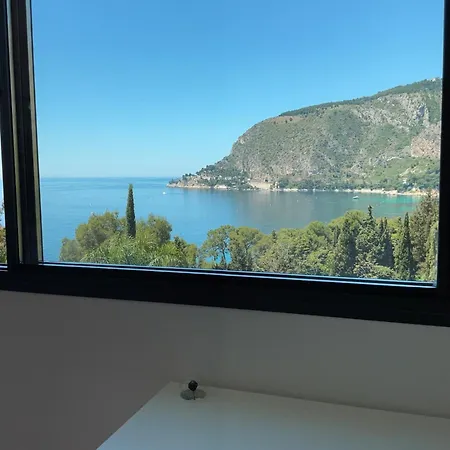 Smjestaj U Allesandru U Puli S Pogledom Na * Пула