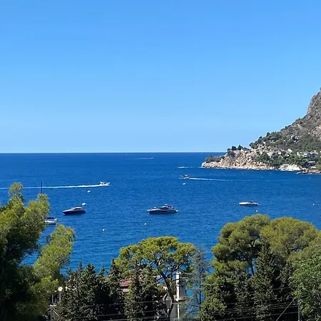 Smjestaj U Allesandru U Puli S Pogledom Na