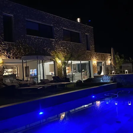 Smjestaj U Allesandru U Puli S Pogledom Na Апартаменты